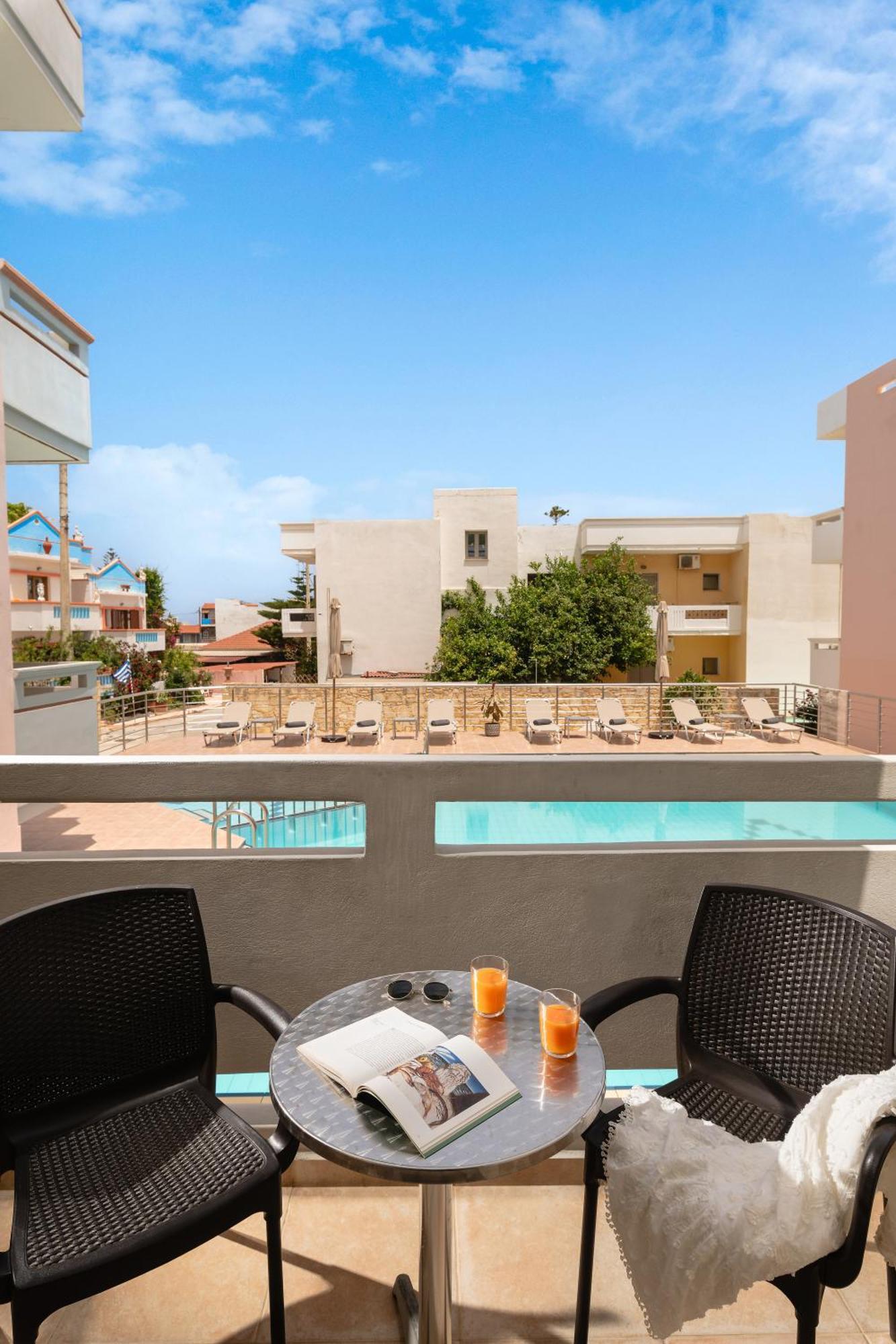 Thelesi Apartments Stalos Bagian luar foto