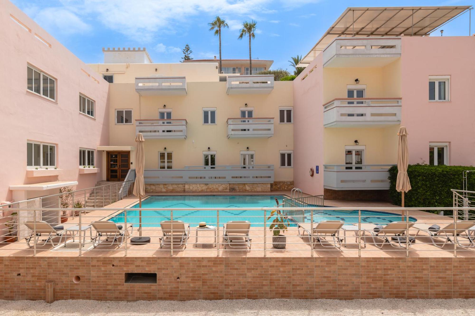 Thelesi Apartments Stalos Bagian luar foto